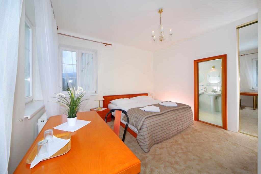 Palace Club Špindlerŭv Mlýn Rum bild