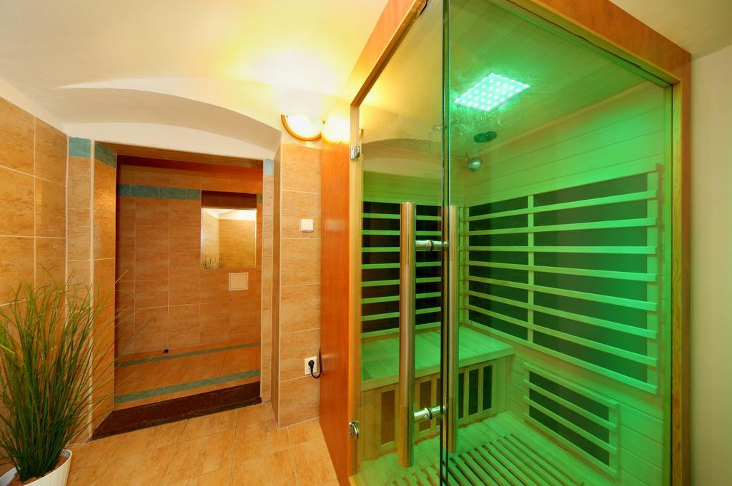 Palace Club Špindlerŭv Mlýn Exteriör bild